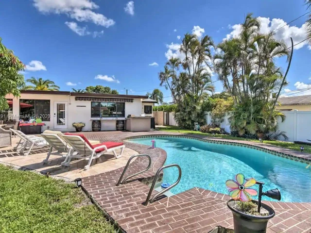 3819 Garfield St, Hollywood FL 33021