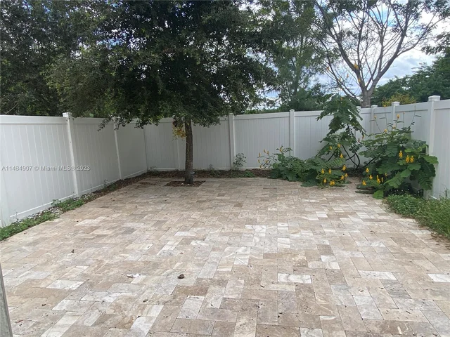 3420 W 92nd Pl, Hialeah FL 33018
