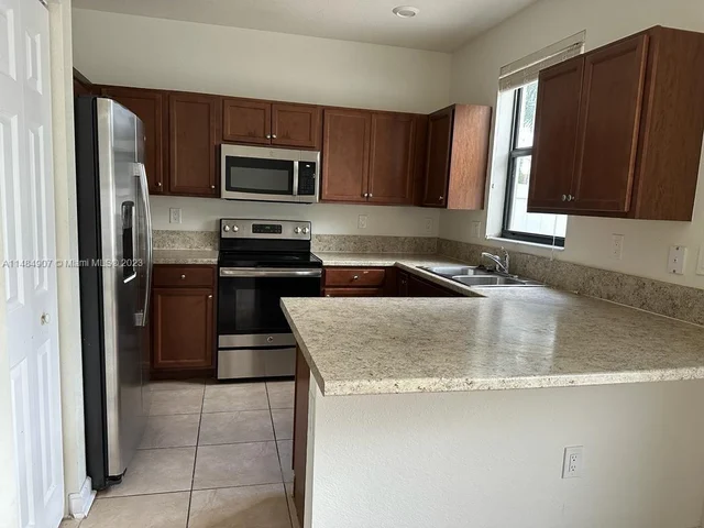 3420 W 92nd Pl, Hialeah FL 33018