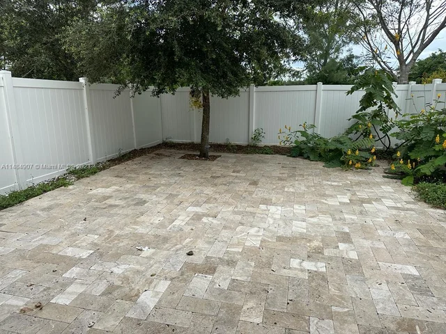 3420 W 92nd Pl, Hialeah FL 33018