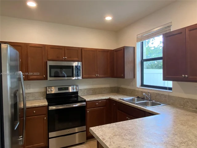 3420 W 92nd Pl, Hialeah FL 33018