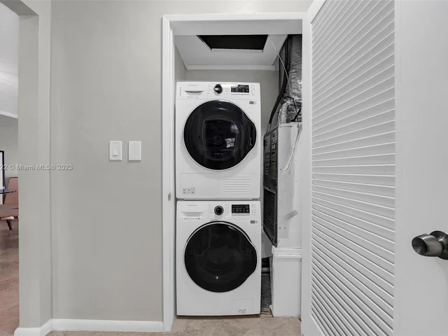 701 NE Harbour Ter # 205, Boca Raton FL 33431