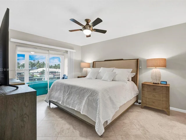 701 NE Harbour Ter # 205, Boca Raton FL 33431
