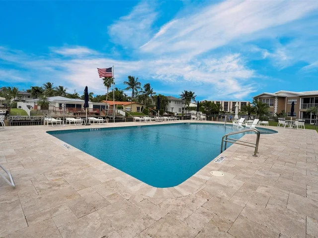 701 NE Harbour Ter # 205, Boca Raton FL 33431