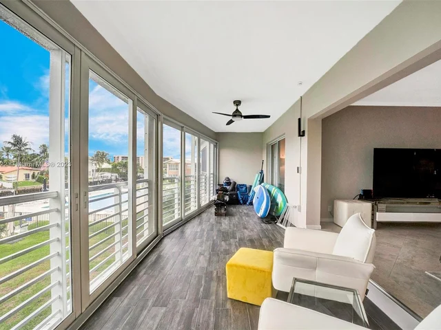 701 NE Harbour Ter # 205, Boca Raton FL 33431
