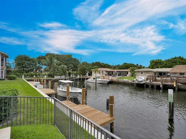 701 NE Harbour Ter # 205, Boca Raton FL 33431