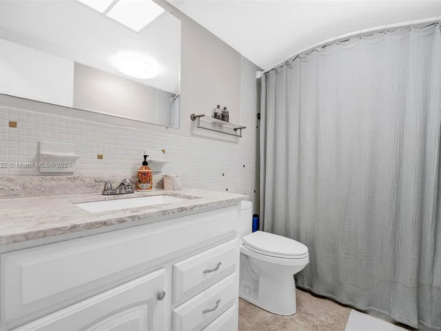 701 NE Harbour Ter # 205, Boca Raton FL 33431