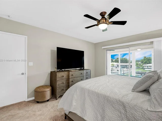 701 NE Harbour Ter # 205, Boca Raton FL 33431