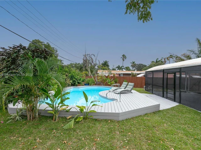 1507 Harding St, Hollywood FL 33020