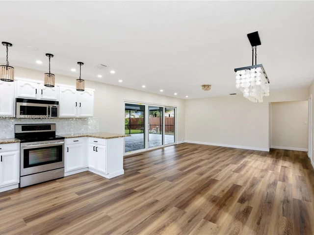 1507 Harding St, Hollywood FL 33020