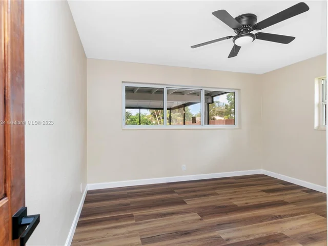 1507 Harding St, Hollywood FL 33020