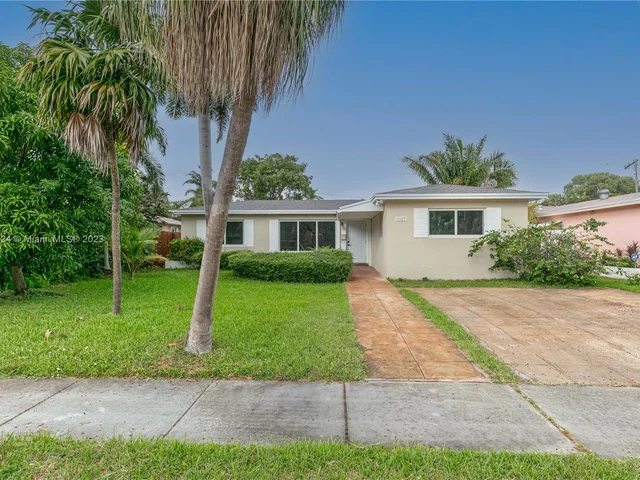 1507 Harding St, Hollywood FL 33020