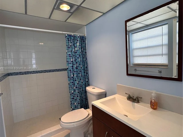 3181 S Ocean Dr # 501, Hallandale Beach FL 33009