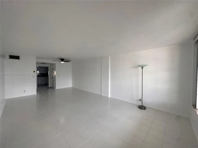 3181 S Ocean Dr # 501, Hallandale Beach FL 33009