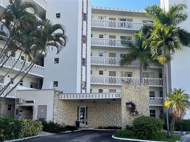 3181 S Ocean Dr # 501, Hallandale Beach FL 33009