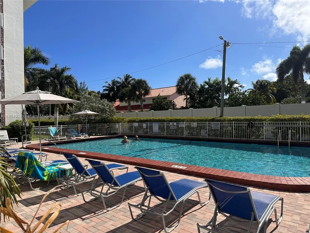 3181 S Ocean Dr # 501, Hallandale Beach FL 33009