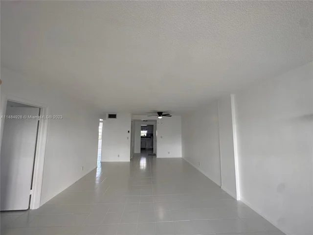 3181 S Ocean Dr # 501, Hallandale Beach FL 33009