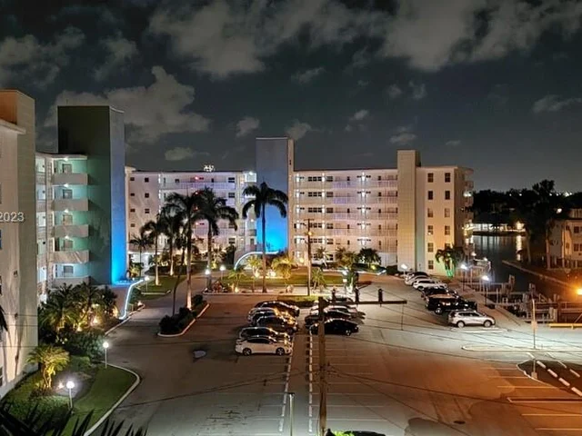 3181 S Ocean Dr # 501, Hallandale Beach FL 33009