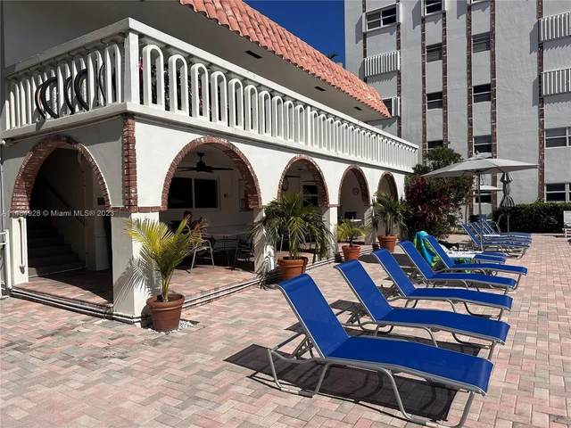 3181 S Ocean Dr # 501, Hallandale Beach FL 33009