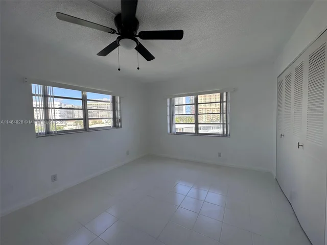 3181 S Ocean Dr # 501, Hallandale Beach FL 33009