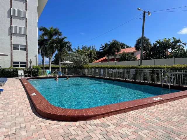 3181 S Ocean Dr # 501, Hallandale Beach FL 33009