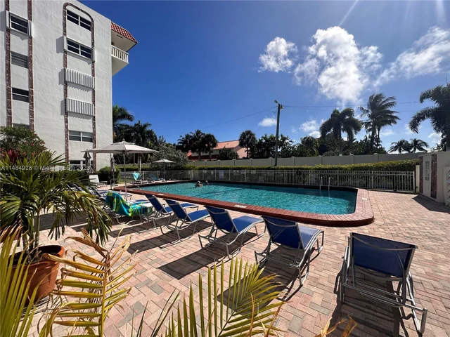 3181 S Ocean Dr # 501, Hallandale Beach FL 33009