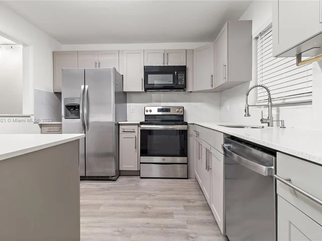 5140 SW 40th Ave # 1C, Dania Beach FL 33314