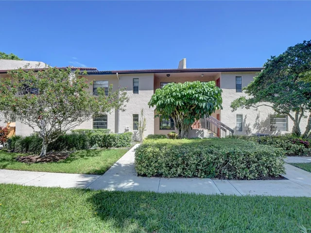 9264 Vista Del Lago, Boca Raton FL 33428