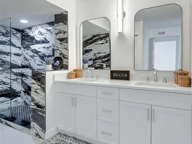 9264 Vista Del Lago, Boca Raton FL 33428