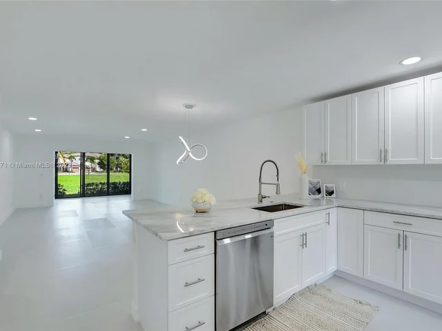 9264 Vista Del Lago, Boca Raton FL 33428