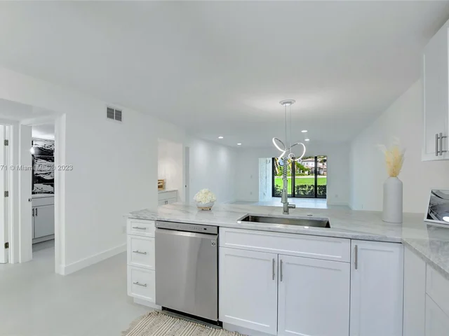 9264 Vista Del Lago, Boca Raton FL 33428