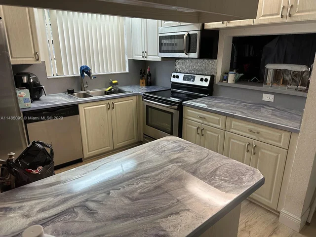 7531 NW 79th Ave # 101, Tamarac FL 33321