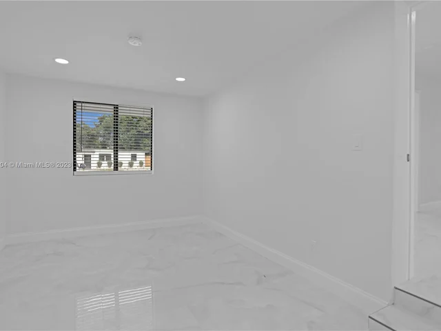 40 NW 125th St, North Miami FL 33168