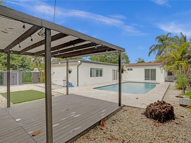 40 NW 125th St, North Miami FL 33168