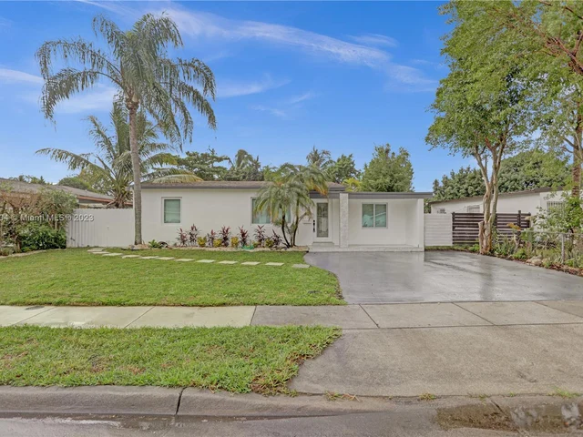 40 NW 125th St, North Miami FL 33168