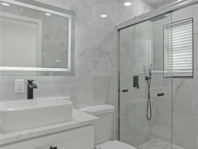 40 NW 125th St, North Miami FL 33168