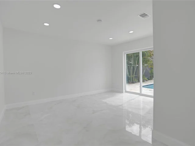 40 NW 125th St, North Miami FL 33168