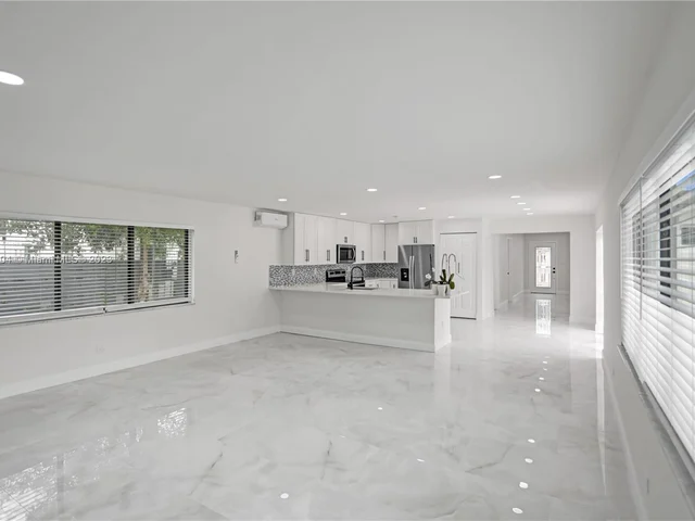 40 NW 125th St, North Miami FL 33168