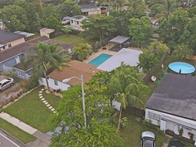 40 NW 125th St, North Miami FL 33168