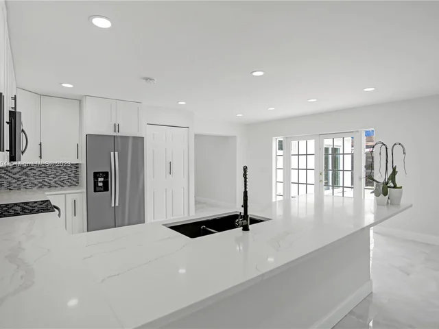 40 NW 125th St, North Miami FL 33168