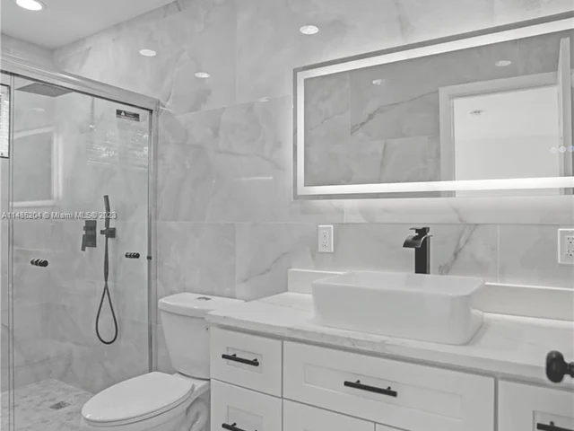 40 NW 125th St, North Miami FL 33168