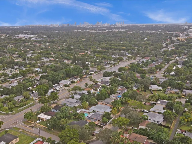 40 NW 125th St, North Miami FL 33168