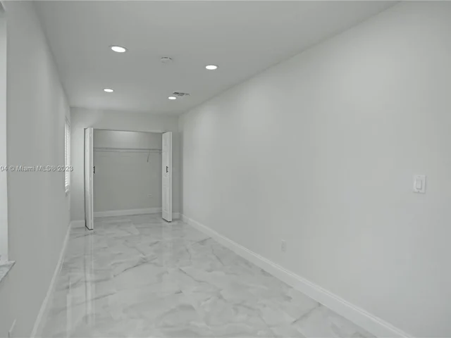 40 NW 125th St, North Miami FL 33168