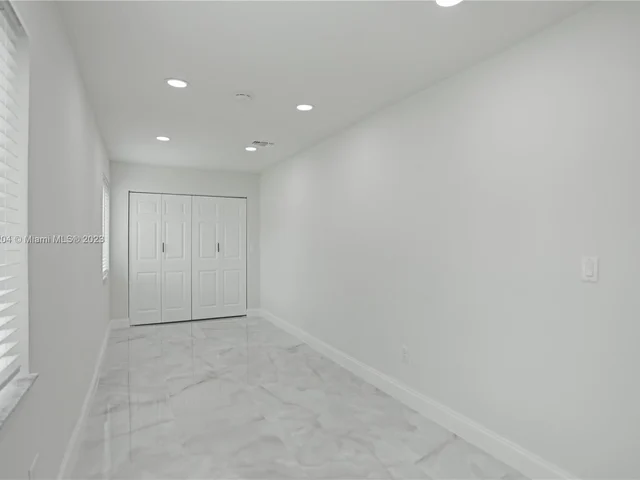 40 NW 125th St, North Miami FL 33168