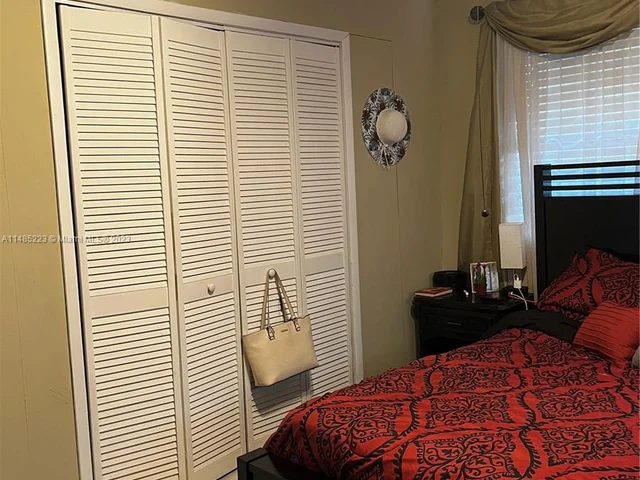 250 SW 68th Ave, Miami FL 33144