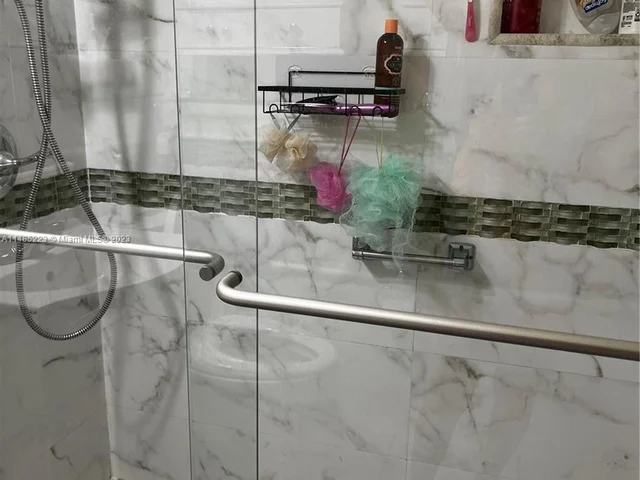 250 SW 68th Ave, Miami FL 33144