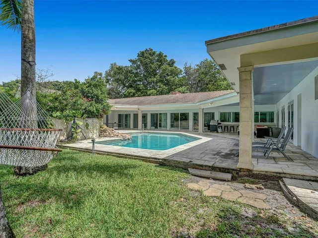 4020 NW 101st Dr, Coral Springs FL 33065