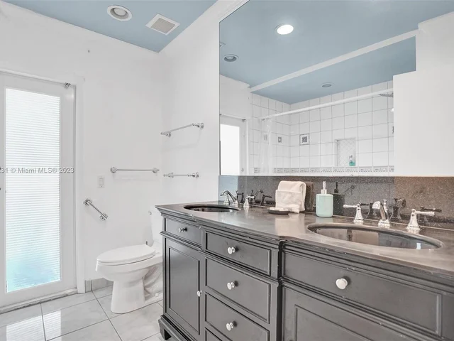 4020 NW 101st Dr, Coral Springs FL 33065