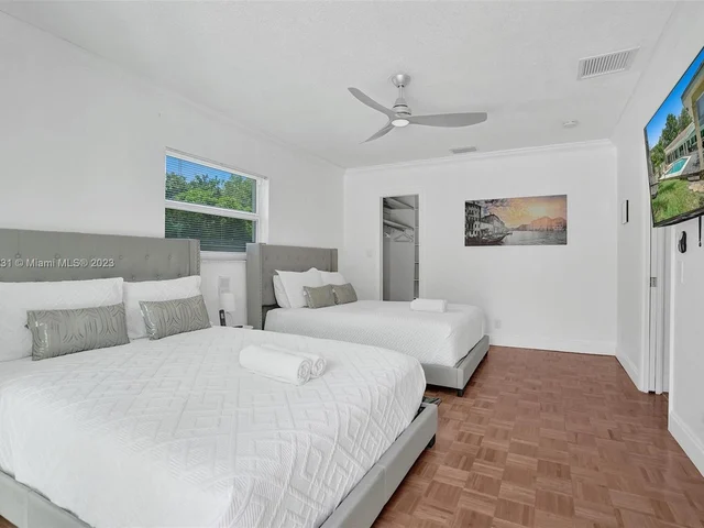 4020 NW 101st Dr, Coral Springs FL 33065