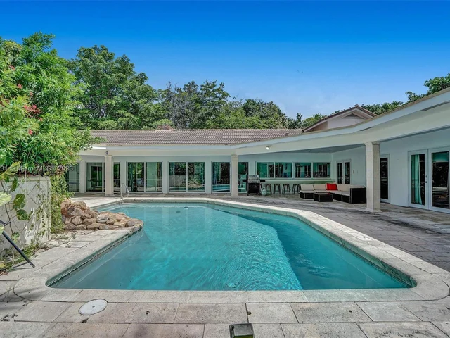 4020 NW 101st Dr, Coral Springs FL 33065